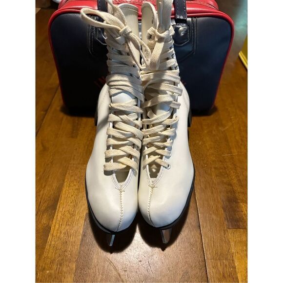 Vintage Brookfield Japan Women’s White Lace up Figure Ice Skates and Bag Size 9 - Picture 5 of 16